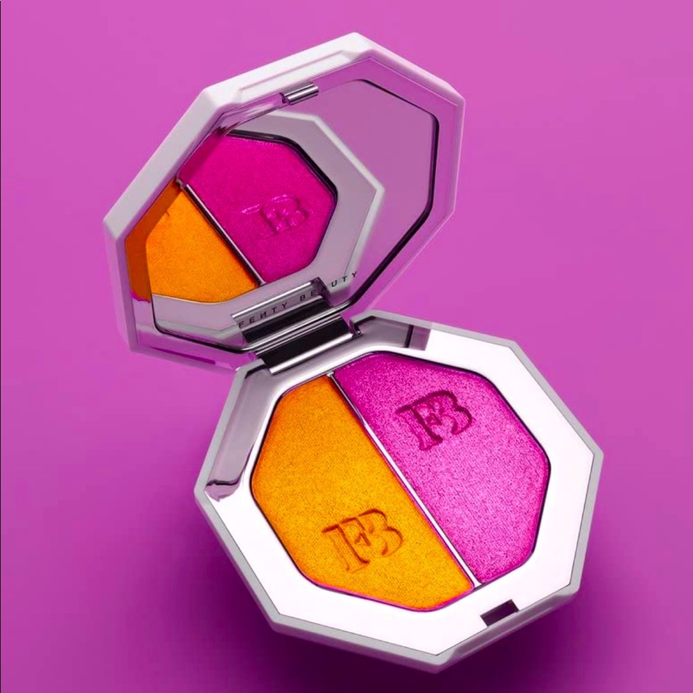 KILLAWATT FOIL is a freestyle highlighter duo. It has a hyper-metallic finish!